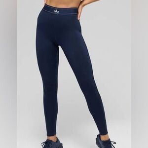 Alo Yoga - Airlift High-Waist Suit Up Legging size XS in Navy